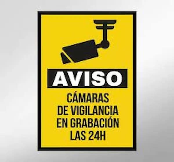 Grabaciones de Seguridad y Privacidad: Qué Puede y Qué No Puede Grabar una Cámara en tu Negocio 2 Cartel obligatorio de videovigilancia según la normativa RGPD